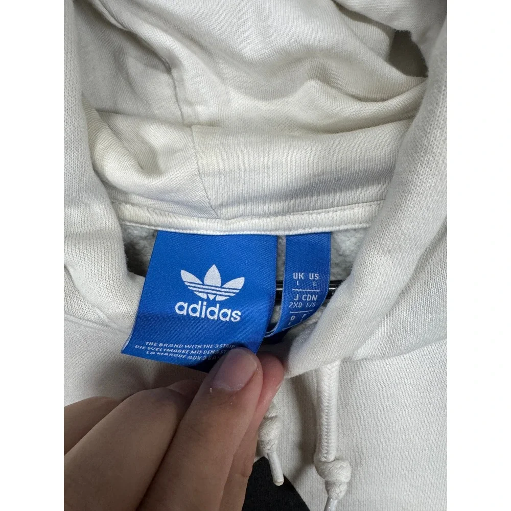 adidas originals trefoil